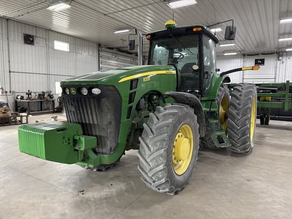 Image of John Deere 8330 equipment image 1