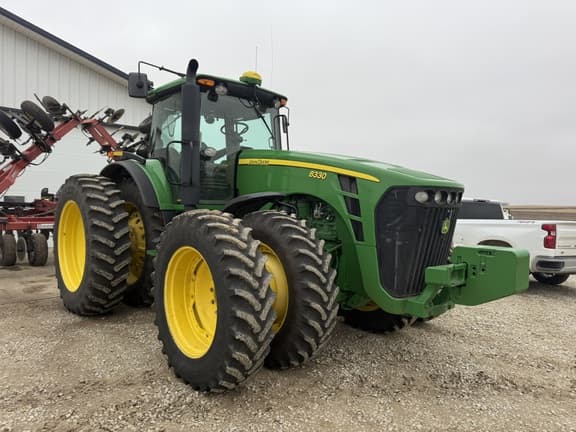 Image of John Deere 8330 equipment image 2