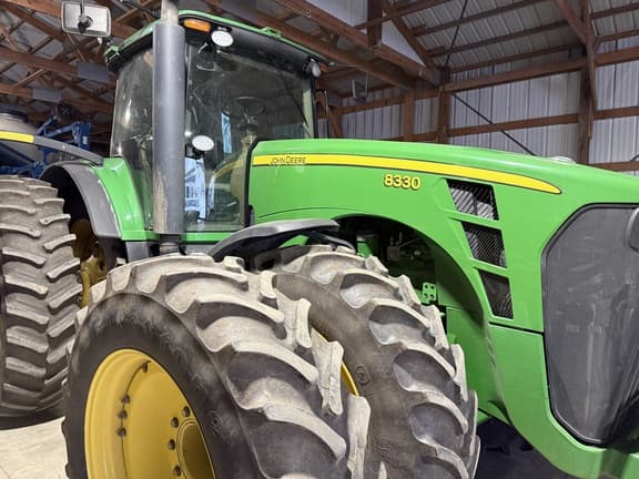 Image of John Deere 8330 equipment image 4