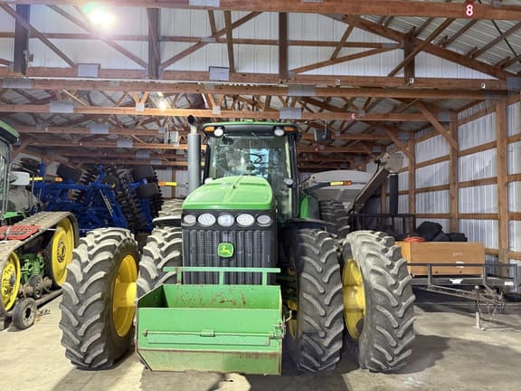 Image of John Deere 8330 equipment image 2