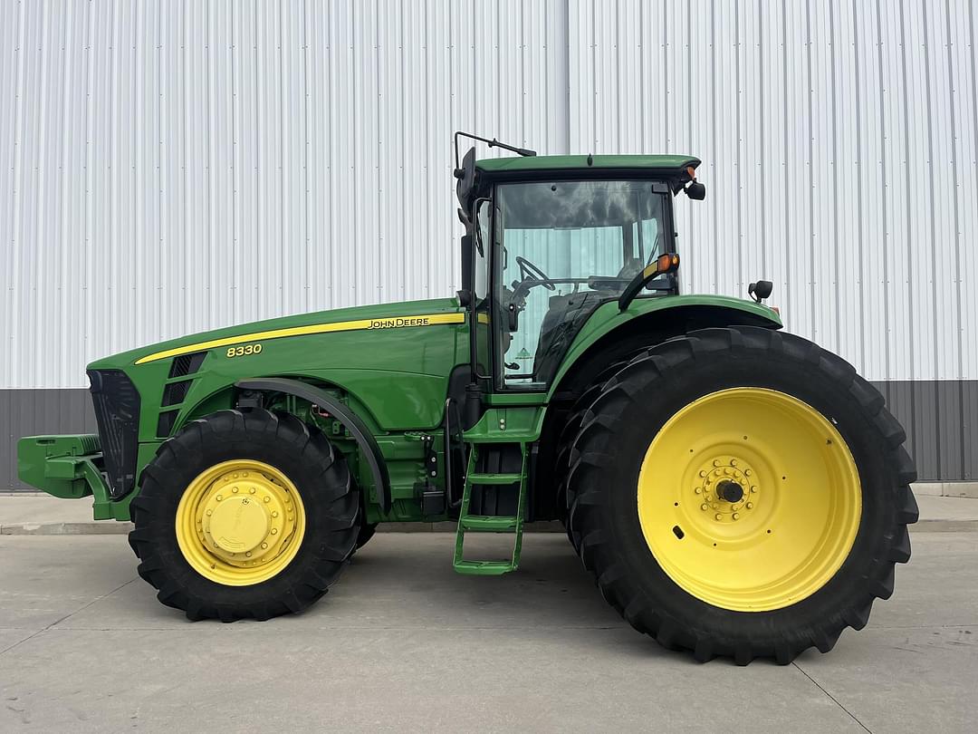 Image of John Deere 8330 Primary image