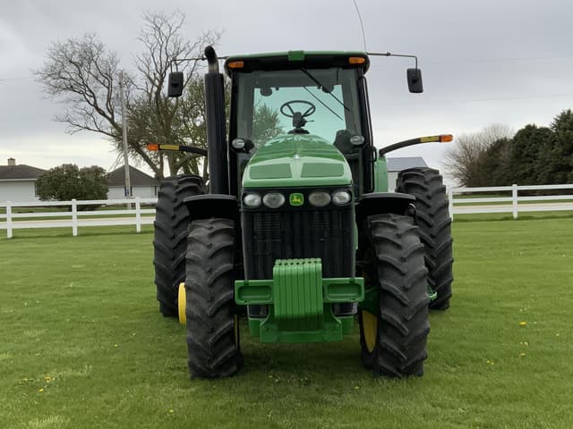 Image of John Deere 8330 equipment image 3