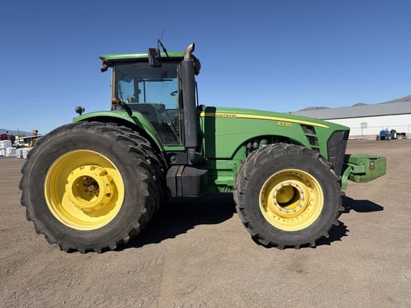 Image of John Deere 8330 equipment image 3