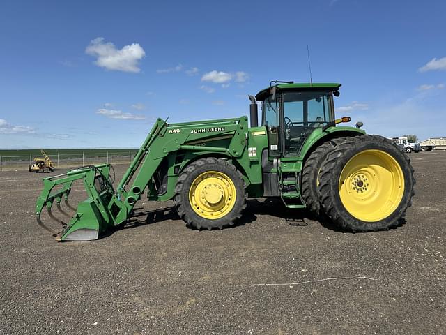 Image of John Deere 8330 equipment image 1