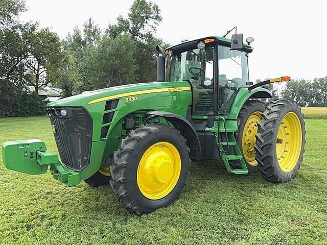 Image of John Deere 8330 equipment image 1