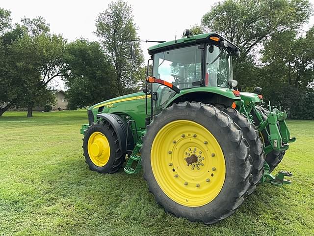 Image of John Deere 8330 equipment image 3