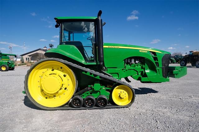 Image of John Deere 8330T equipment image 1