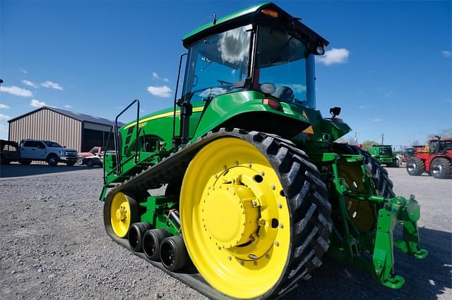 Image of John Deere 8330T equipment image 4