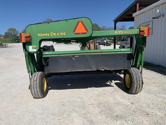 Image of John Deere 835 equipment image 1