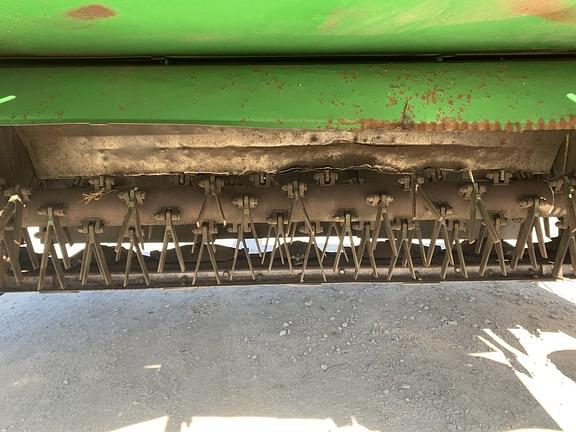 Image of John Deere 835 equipment image 2