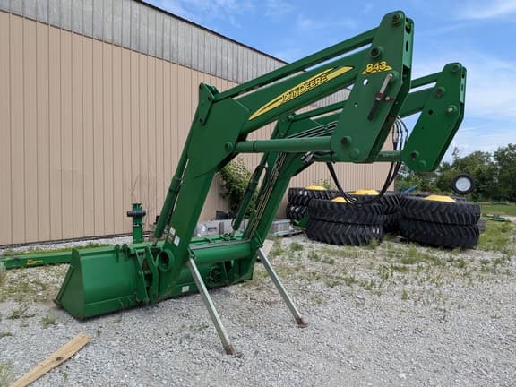 Image of John Deere 843 equipment image 2
