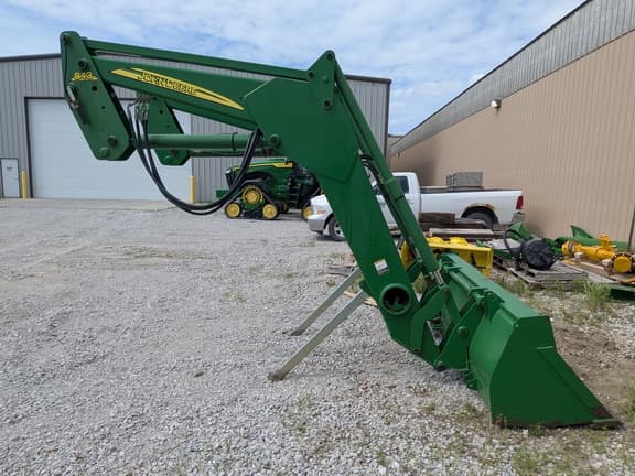 Image of John Deere 843 equipment image 4