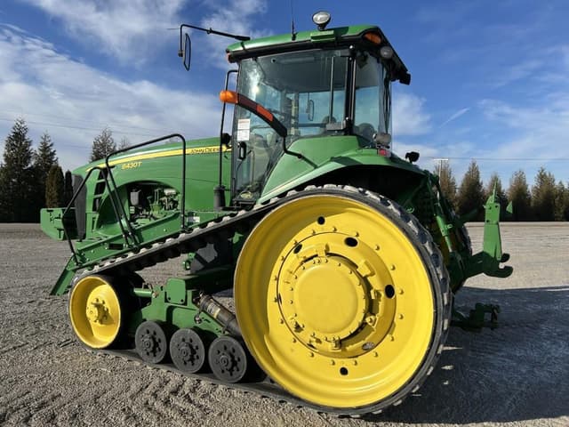 Image of John Deere 8430T equipment image 4