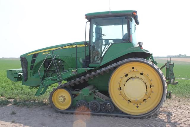 Image of John Deere 8430T equipment image 1