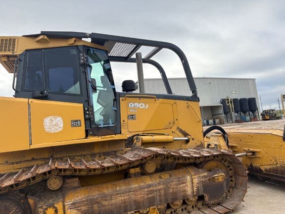 Image of John Deere 850J equipment image 1