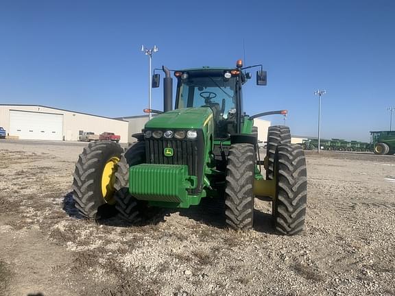 Image of John Deere 8530 equipment image 1