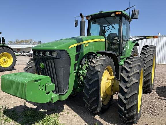 Image of John Deere 8530 equipment image 1