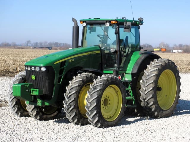 Image of John Deere 8530 equipment image 2