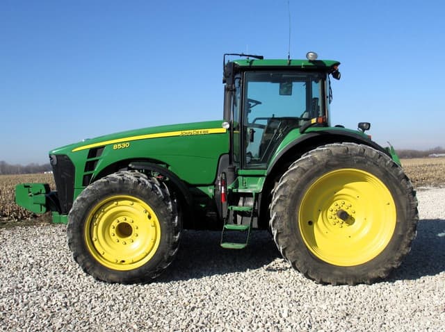 Image of John Deere 8530 equipment image 3