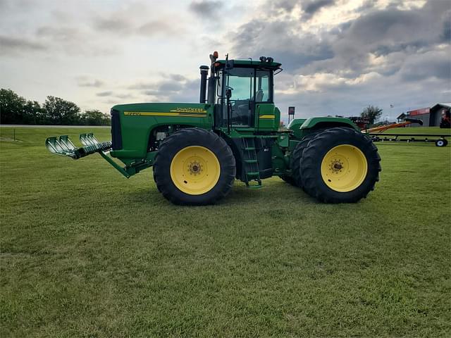 Image of John Deere 9220 equipment image 4