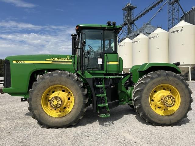 Image of John Deere 9220 equipment image 2