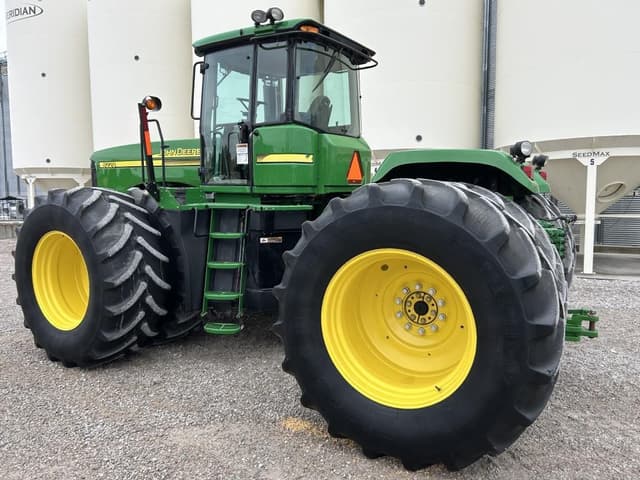 Image of John Deere 9220 equipment image 4