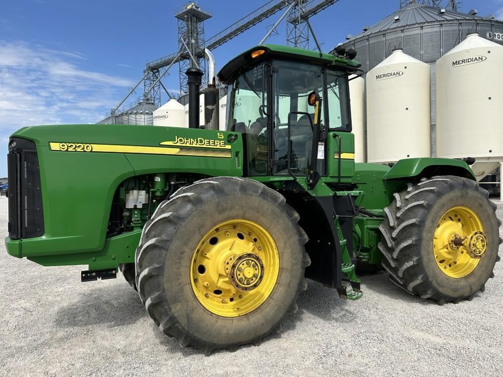 2007 John Deere 9220 Equipment Image0