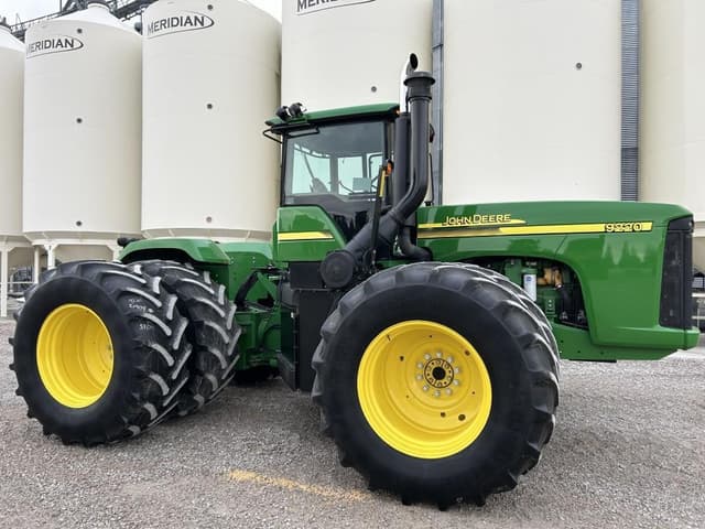 Image of John Deere 9220 equipment image 1