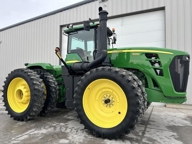 Image of John Deere 9230 equipment image 1