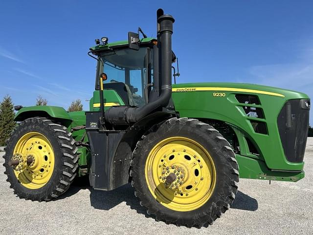 Image of John Deere 9230 equipment image 1