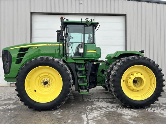 Image of John Deere 9230 equipment image 2