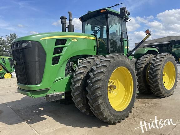 Image of John Deere 9230 equipment image 1
