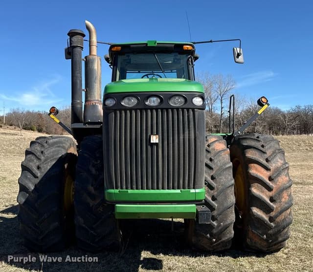 Image of John Deere 9330 equipment image 1