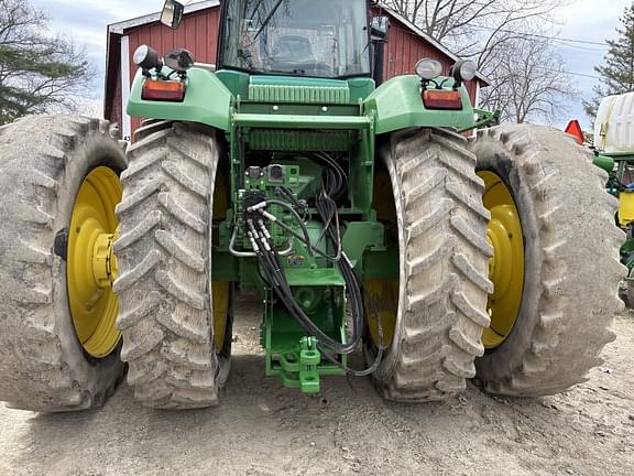 Image of John Deere 9330 equipment image 1