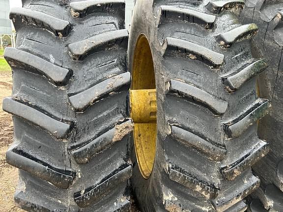 Image of John Deere 9520 equipment image 2
