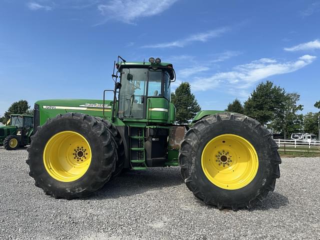 Image of John Deere 9520 equipment image 1