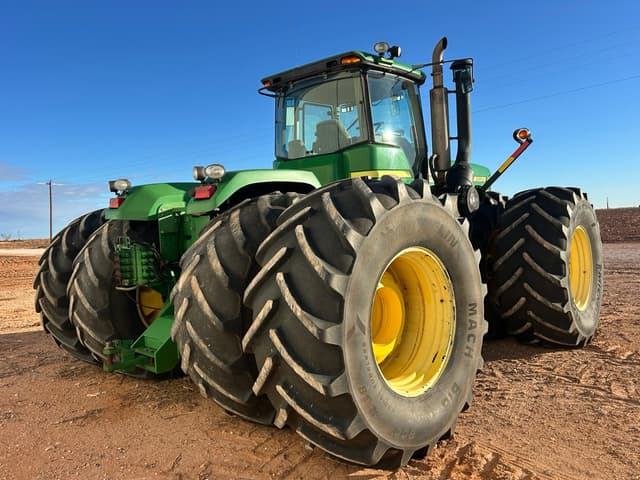 Image of John Deere 9520 equipment image 2