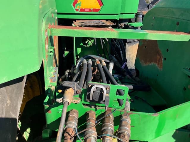 Image of John Deere 9520 equipment image 4