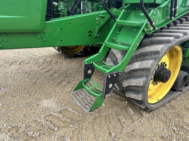 Image of John Deere 9520T equipment image 2