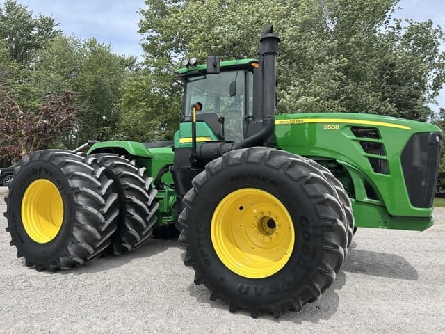 Image of John Deere 9530 equipment image 1