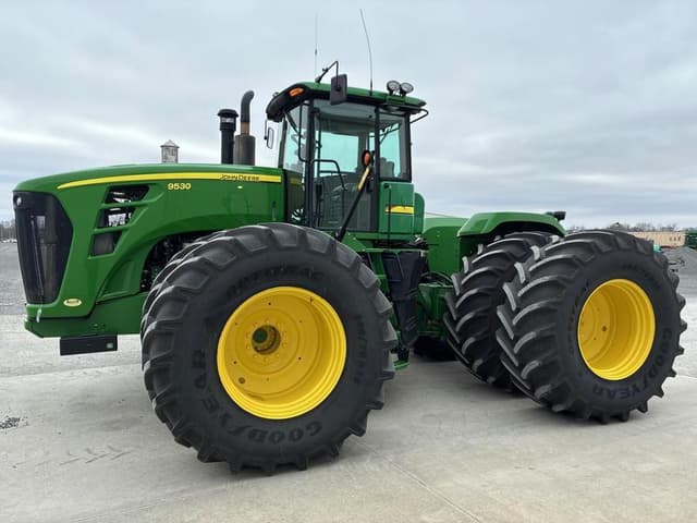Image of John Deere 9530 equipment image 2