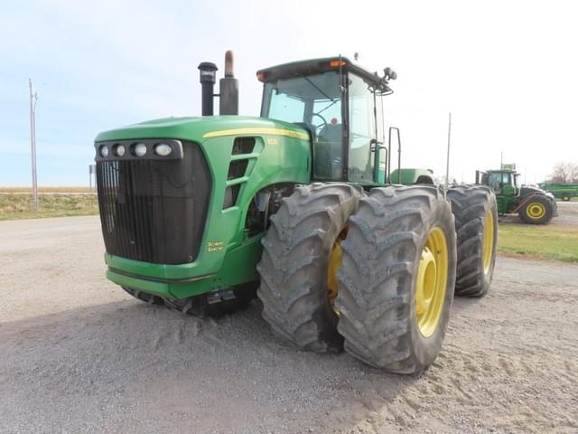 Image of John Deere 9530 equipment image 1