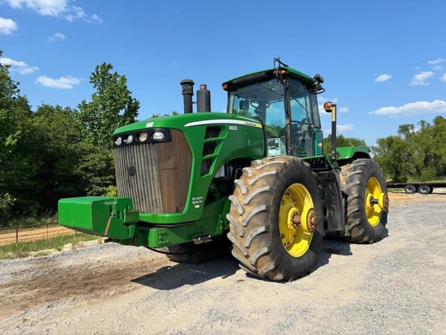 Image of John Deere 9530 equipment image 1