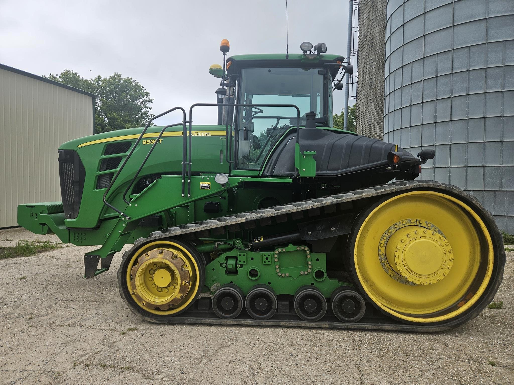 2007 John Deere 9530T Equipment Image0