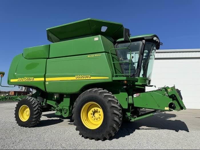 2007 John Deere 9560 STS Equipment Image0