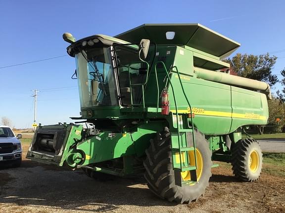 Image of John Deere 9560 STS equipment image 1