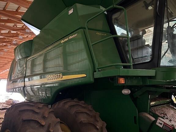 Image of John Deere 9560 STS equipment image 2