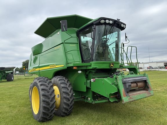 2007 John Deere 9560 STS Equipment Image0