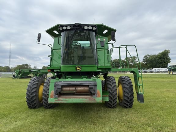 Image of John Deere 9560 STS equipment image 2