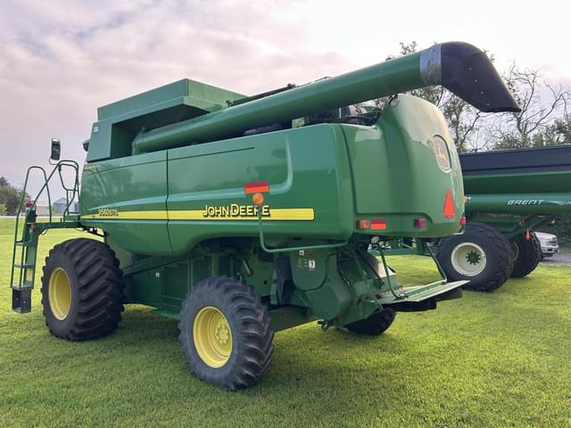 Image of John Deere 9560 STS equipment image 2